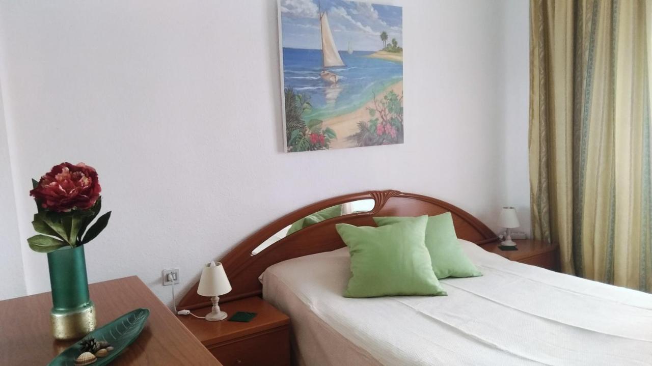 Appartamento Casa De Maria Valenza Esterno foto